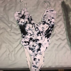 One piece swim suit